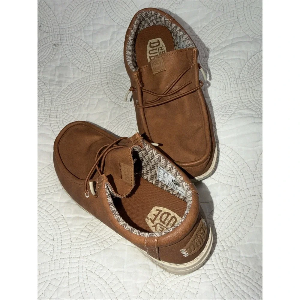 Hey Dude Wally Classic Slip On Shoes Brown Sz J6 Youth Size